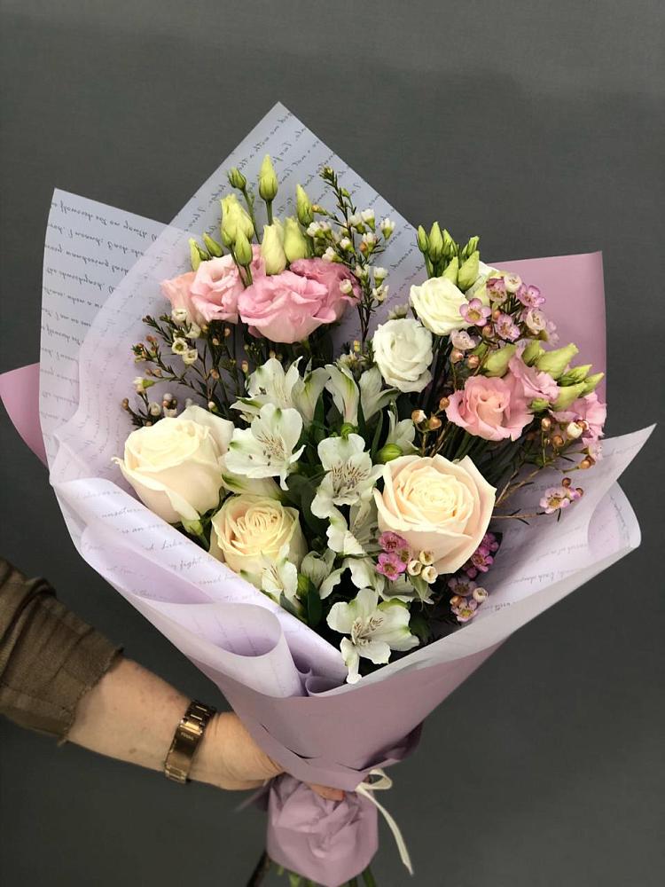 Букет цветов из: Альстромерии, Розы и Лизиантусы в Тербунах