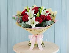 Букет цветов из:  Лилии и Розы в Тербунах
