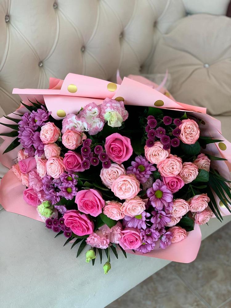 Букет цветов из: Хризантемы, Розы и Лизиантусы в Тербунах