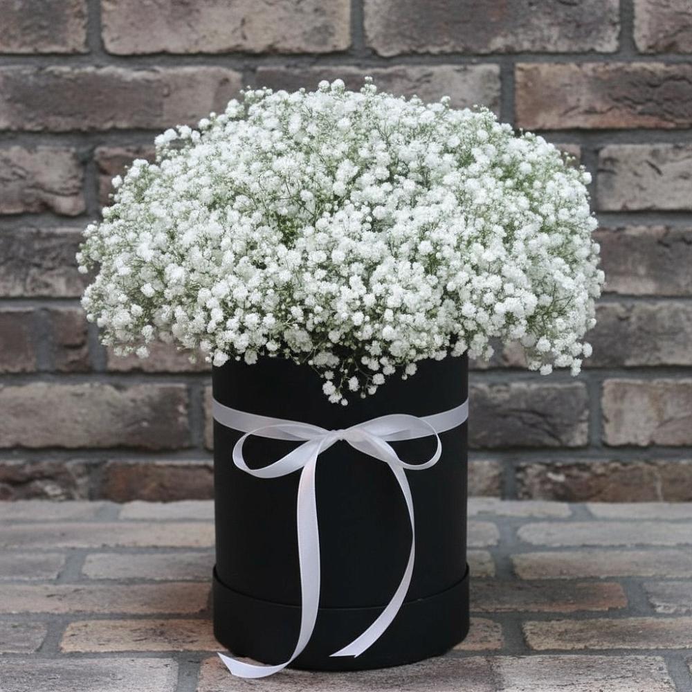 Цветочная композиция из Гипсофила в шляпной коробке в Тербунах