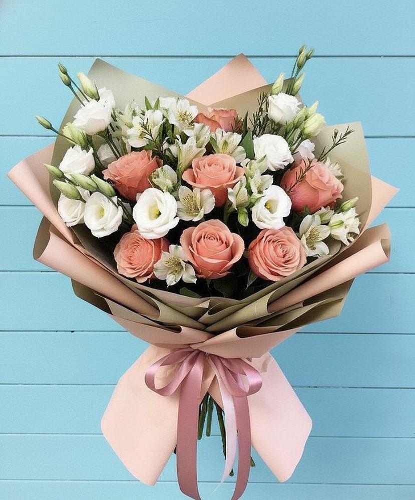 Букет цветов из: Розы, Альстромерии и Лизиантусы в Тербунах