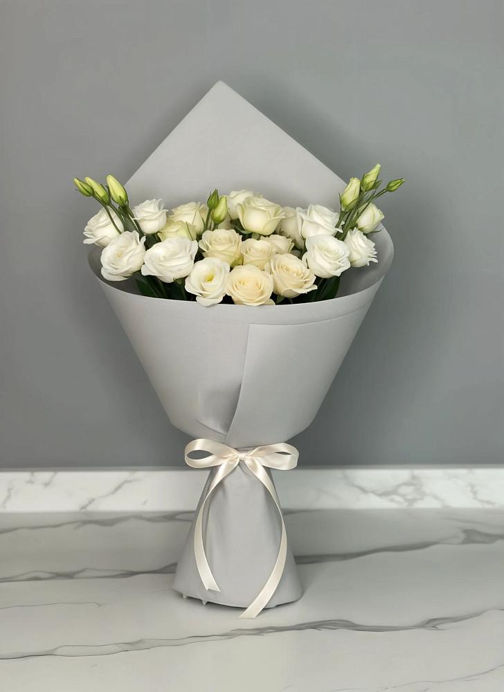 Букет цветов из: Розы и Лизиантусы в Тербунах