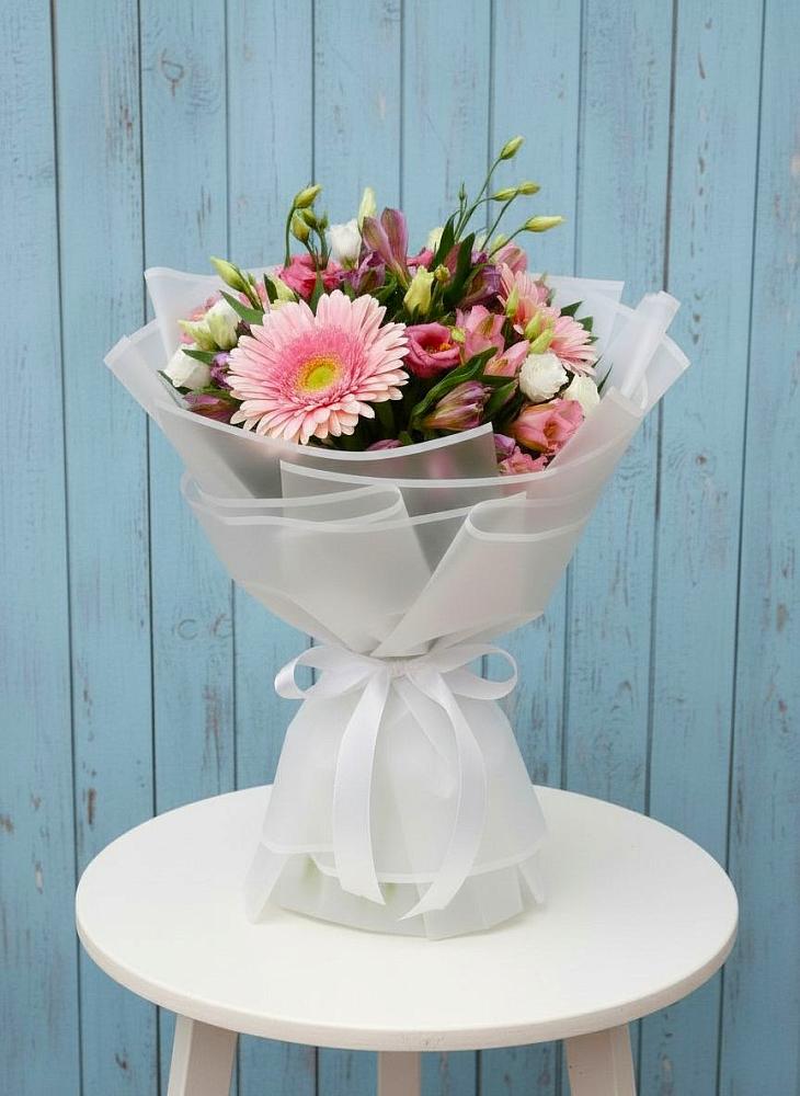 Букет цветов из: Герберы, Альстромерии и Лизиантусы в Тербунах