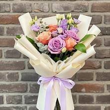 Букет цветов из:  Лизиантусы и Розы в Тербунах