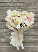 Букет цветов из:  Гвоздики, Розы, Лизиантусы и Хризантемы в Тербунах