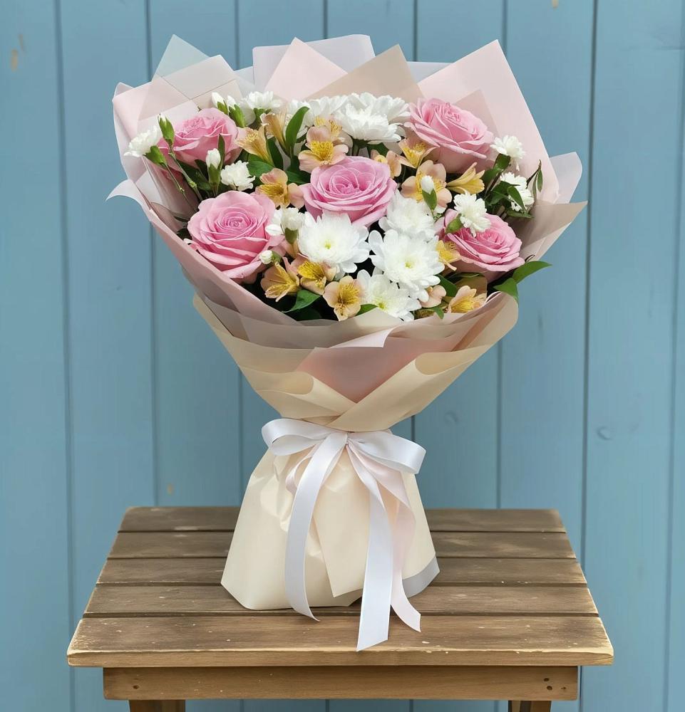 Букет цветов из: Гвоздики, Орхидеи и Розы в Тербунах