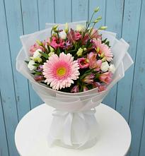 Букет цветов из:  Герберы, Альстромерии и Лизиантусы в Тербунах