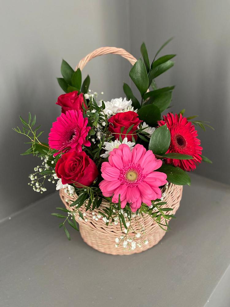 Цветочная композиция из Розы, Хризантемы и Герберы в корзине в Тербунах